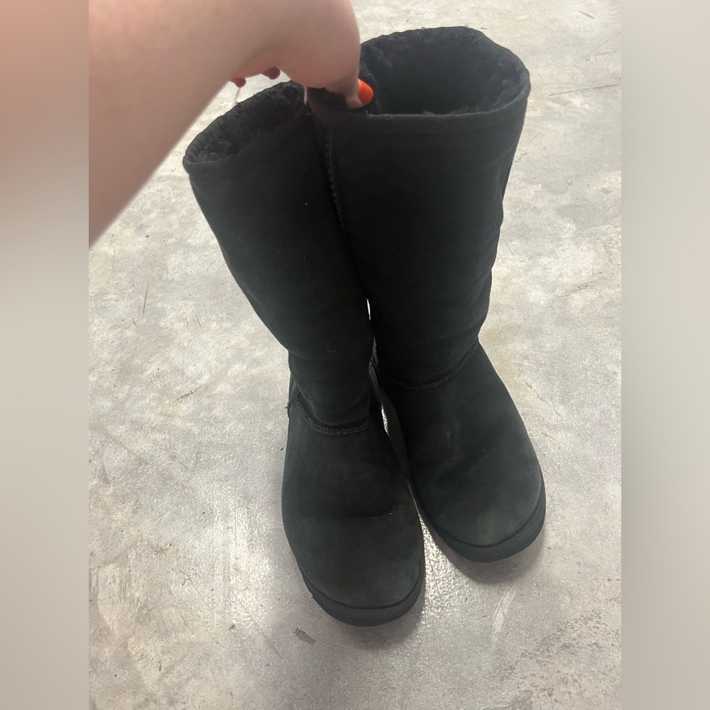 Ugg Classic Tall black, Size Women’s 6.